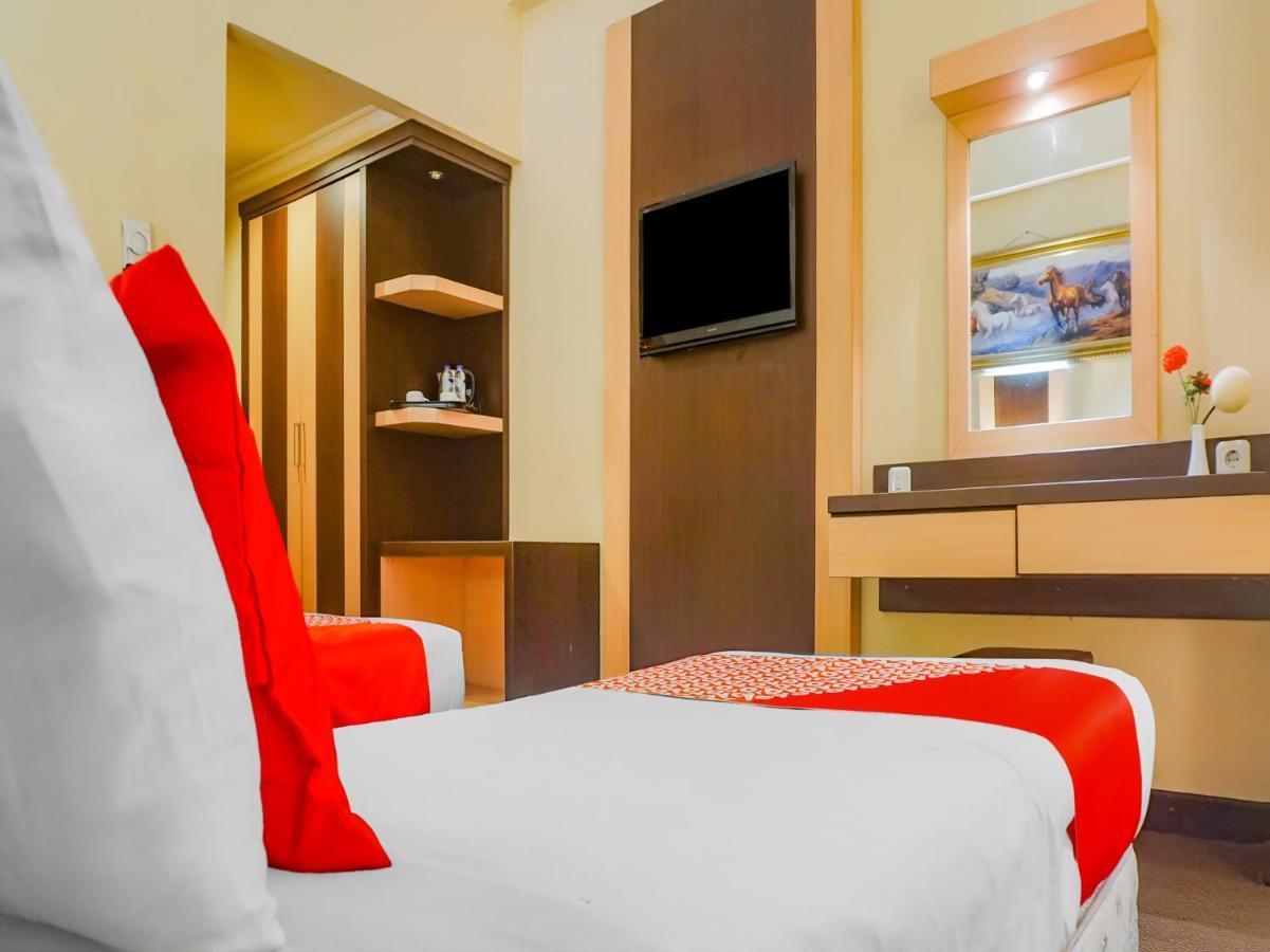 Oyo 3967 Hotel Pantai Wisata Makassar Eksteriør billede