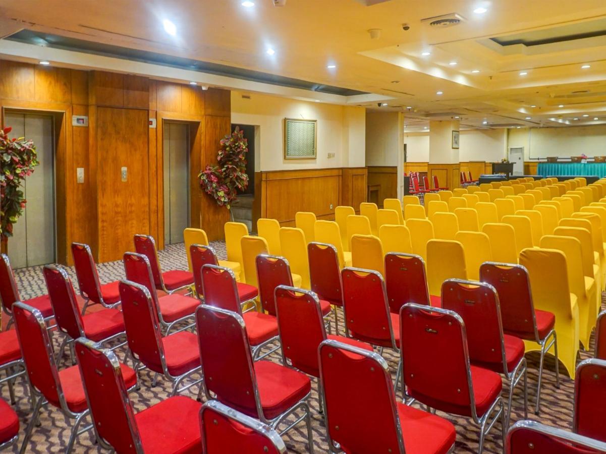 Oyo 3967 Hotel Pantai Wisata Makassar Eksteriør billede