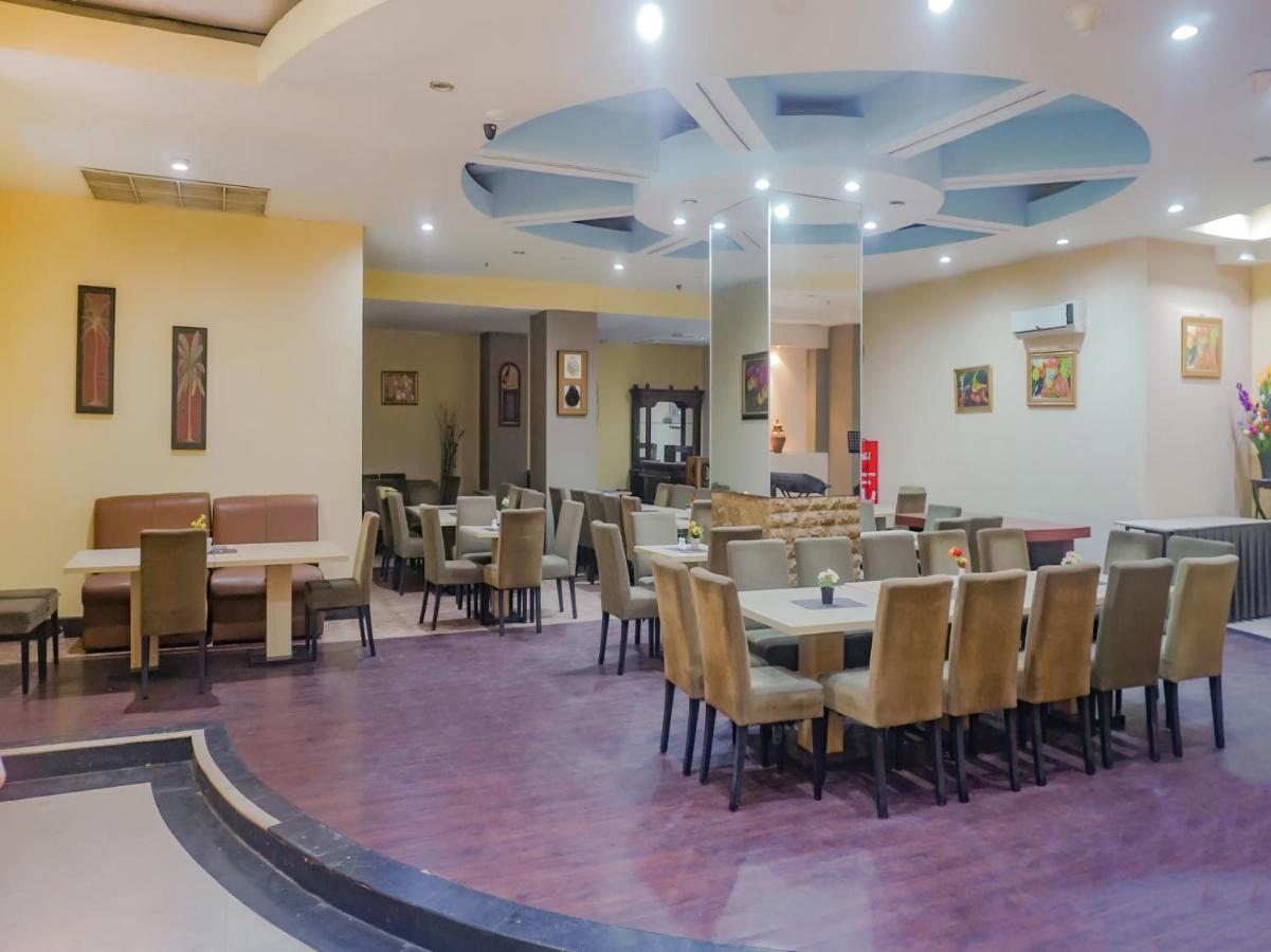 Oyo 3967 Hotel Pantai Wisata Makassar Eksteriør billede