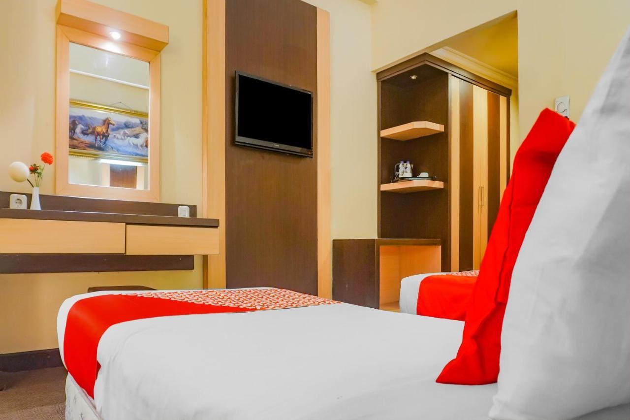 Oyo 3967 Hotel Pantai Wisata Makassar Eksteriør billede